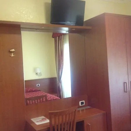Residenza Fermi 3* ローマ