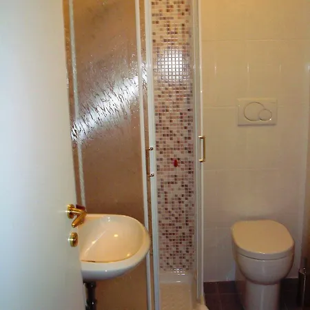 Residenza Fermi Konukevi 3*